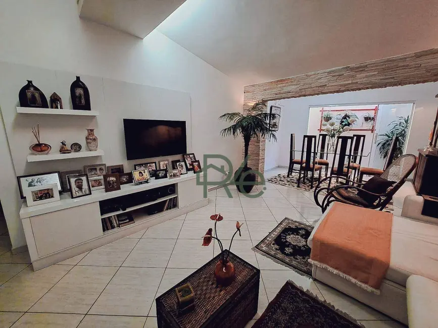 Foto 1 de Casa de Condomínio com 3 quartos à venda, 300m2 em Praia do Jardim, Angra Dos Reis - RJ