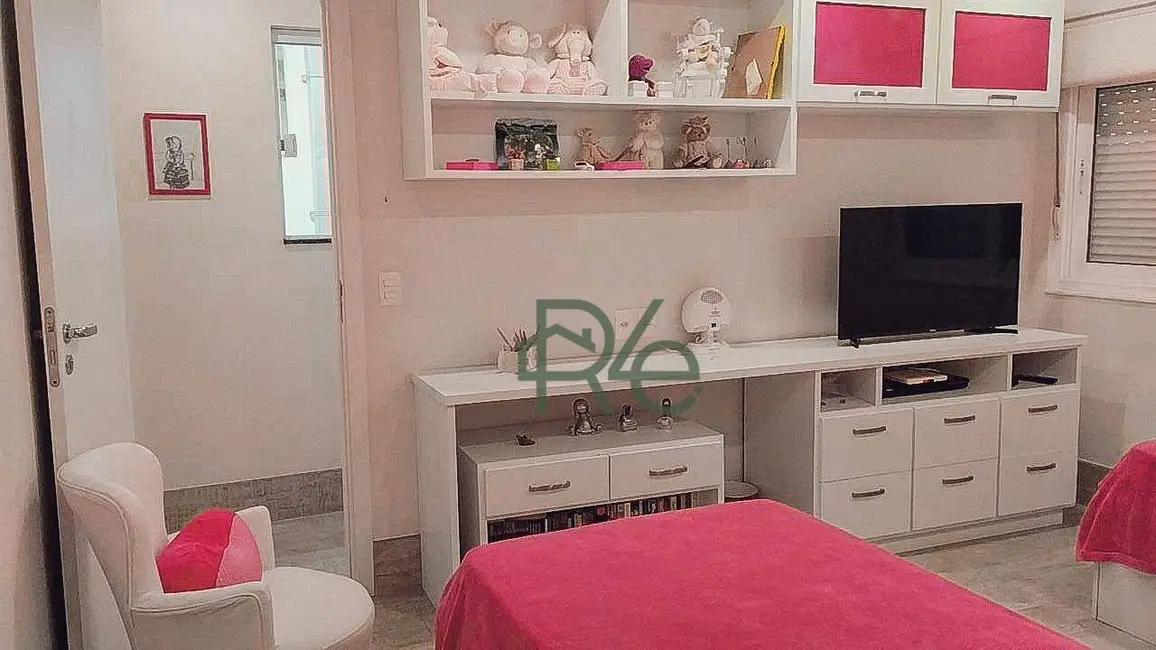 Foto 3 de Casa de Condomínio com 8 quartos à venda, 500m2 em Angra Dos Reis - RJ