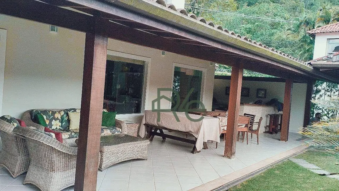 Foto 9 de Casa de Condomínio com 8 quartos à venda, 500m2 em Angra Dos Reis - RJ