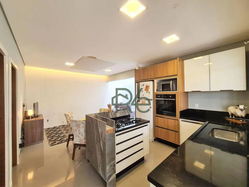 Foto 8 de Casa de Condomínio com 2 quartos à venda, 1380m2 em Portal Roselândia, Cotia - SP