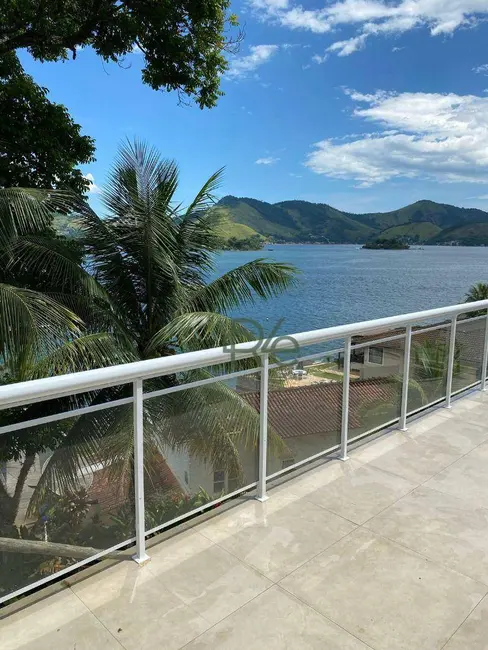 Foto 3 de Casa de Condomínio com 3 quartos à venda, 380m2 em Angra Dos Reis - RJ