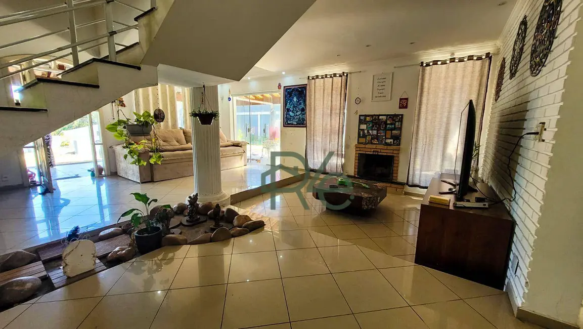 Foto 4 de Casa de Condomínio com 4 quartos à venda e para alugar, 940m2 em Granja Caiapiá, Cotia - SP