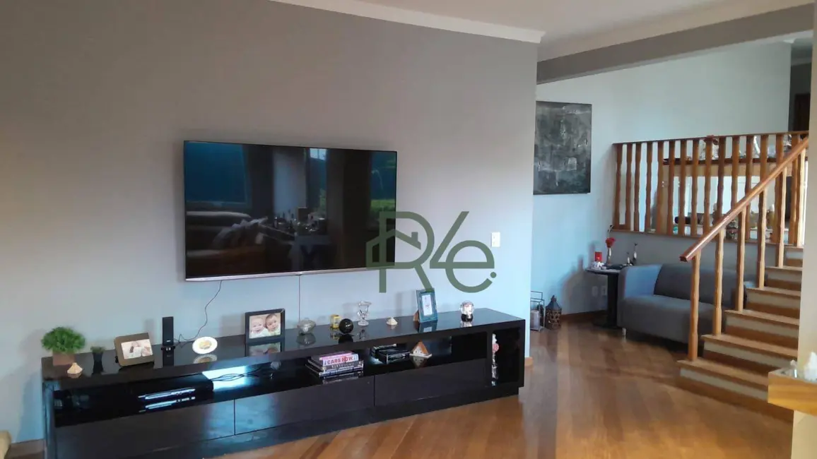 Casa de Condomínio com 3 quartos à venda, 500m2 em Residencial dos Lagos, Cotia - SP - imagem 4 Foto 4 de Casa de Condomínio com 3 quartos à venda, 500m2 em Residencial dos Lagos, Cotia - SP