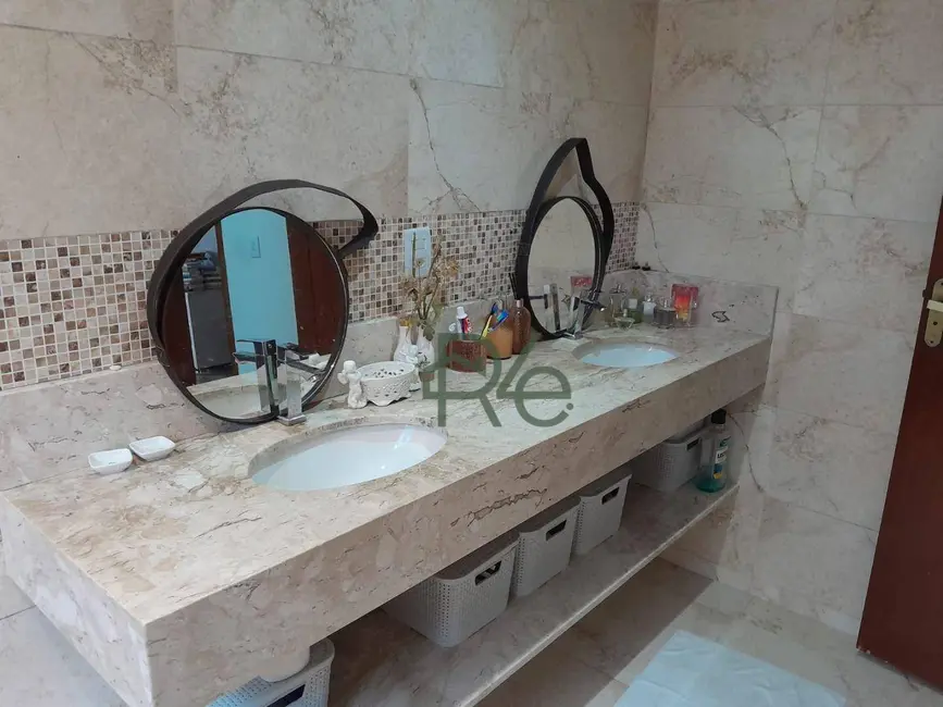 Casa de Condomínio com 3 quartos à venda, 500m2 em Residencial dos Lagos, Cotia - SP - imagem 8 Foto 8 de Casa de Condomínio com 3 quartos à venda, 500m2 em Residencial dos Lagos, Cotia - SP