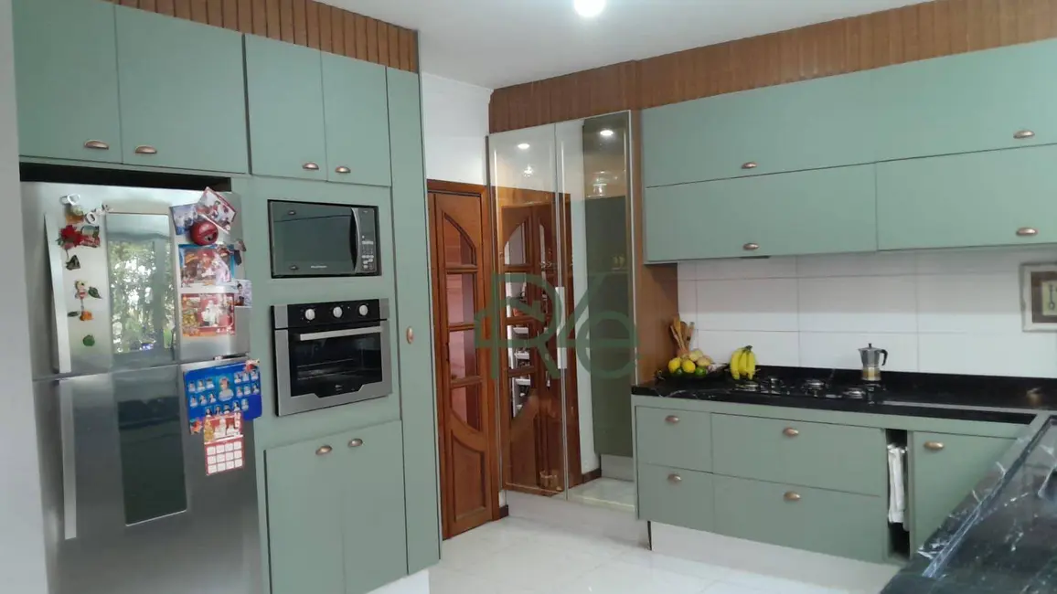 Casa de Condomínio com 3 quartos à venda, 500m2 em Residencial dos Lagos, Cotia - SP - imagem 6 Foto 6 de Casa de Condomínio com 3 quartos à venda, 500m2 em Residencial dos Lagos, Cotia - SP