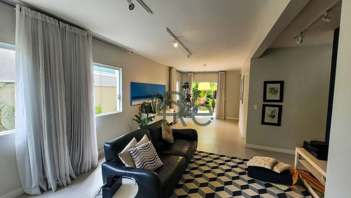 Foto 4 de Casa de Condomínio com 4 quartos à venda, 250m2 em Cotia - SP