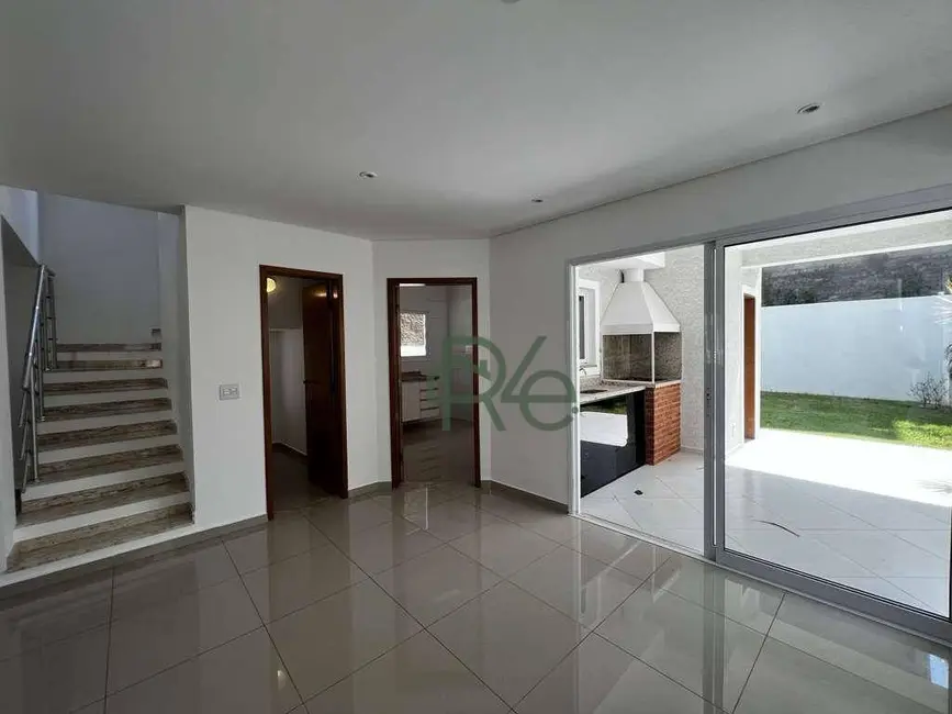 Foto 9 de Casa de Condomínio com 3 quartos à venda, 250m2 em Jardim São Vicente, Cotia - SP