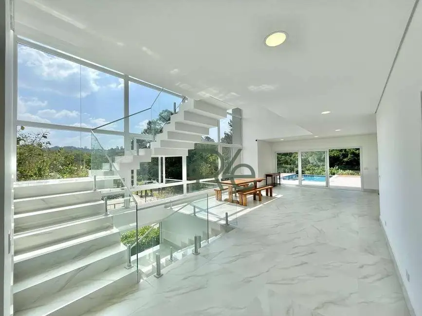 Casa com 5 quartos à venda, 560m2 em Jardim do Golf I, Jandira - SP - imagem 8 Foto 8 de Casa com 5 quartos à venda, 560m2 em Jardim do Golf I, Jandira - SP