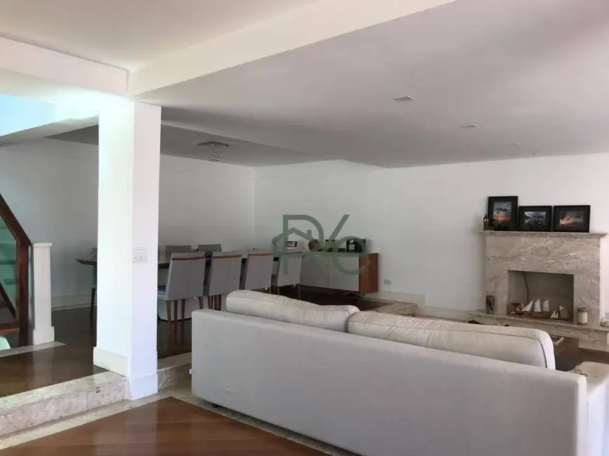 Casa de Condomínio com 3 quartos à venda, 600m2 em Nova Higienópolis, Jandira - SP - imagem 6 Foto 6 de Casa de Condomínio com 3 quartos à venda, 600m2 em Nova Higienópolis, Jandira - SP