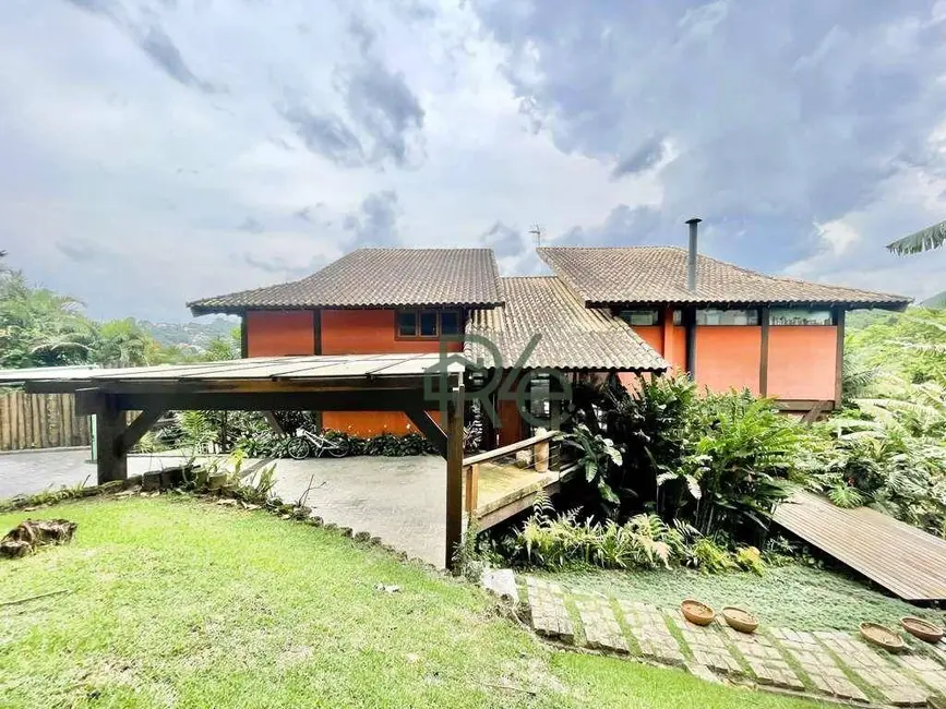 Foto 2 de Casa de Condomínio com 3 quartos à venda, 1323m2 em Carapicuiba - SP