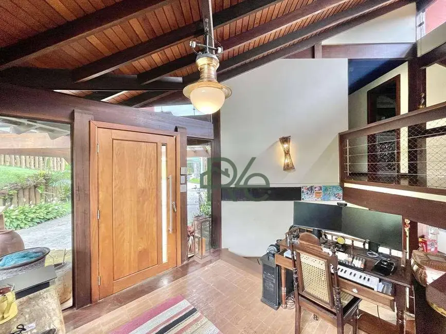 Casa de Condomínio com 3 quartos à venda, 1323m2 em Carapicuiba - SP - imagem 8 Foto 8 de Casa de Condomínio com 3 quartos à venda, 1323m2 em Carapicuiba - SP