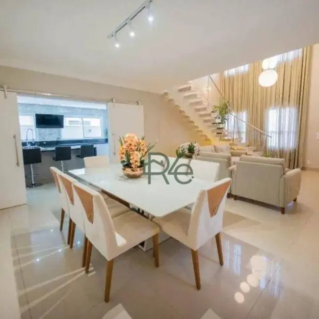 Foto 3 de Casa de Condomínio com 3 quartos à venda, 300m2 em Cotia - SP