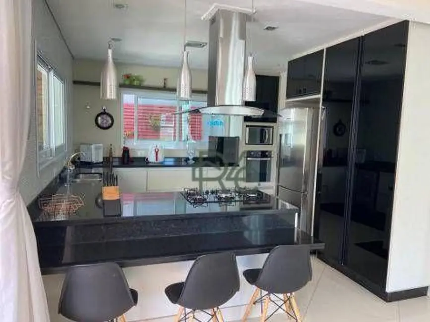 Foto 4 de Casa de Condomínio com 4 quartos à venda e para alugar, 350m2 em Jandira - SP