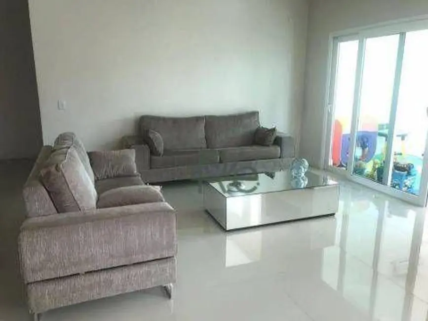 Casa com 4 quartos à venda e para alugar, 450m2 em Vila de São Fernando, Cotia - SP - imagem 8 Foto 8 de Casa com 4 quartos à venda e para alugar, 450m2 em Vila de São Fernando, Cotia - SP