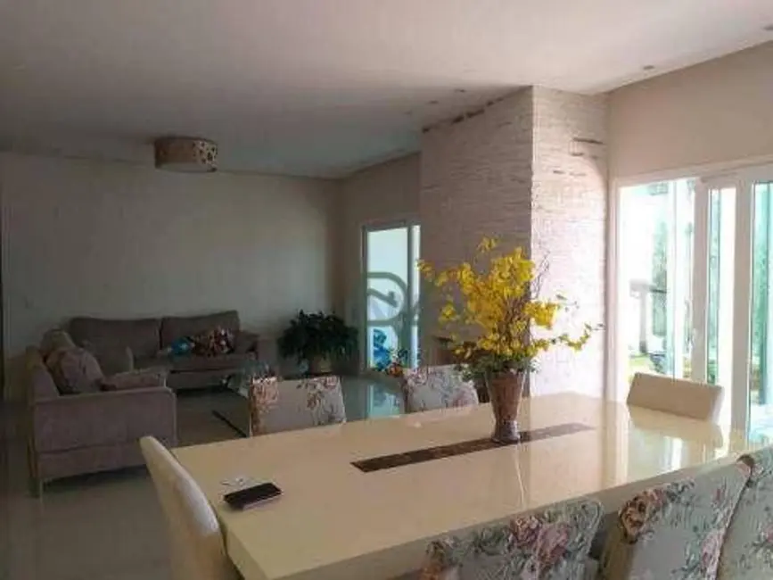 Casa com 4 quartos à venda e para alugar, 450m2 em Vila de São Fernando, Cotia - SP - imagem 5 Foto 5 de Casa com 4 quartos à venda e para alugar, 450m2 em Vila de São Fernando, Cotia - SP