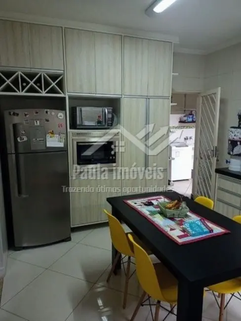 Sobrado com 3 quartos à venda, 190m2 em Sao Jose Dos Campos - SP - imagem 6 Foto 6 de Sobrado com 3 quartos à venda, 190m2 em Sao Jose Dos Campos - SP