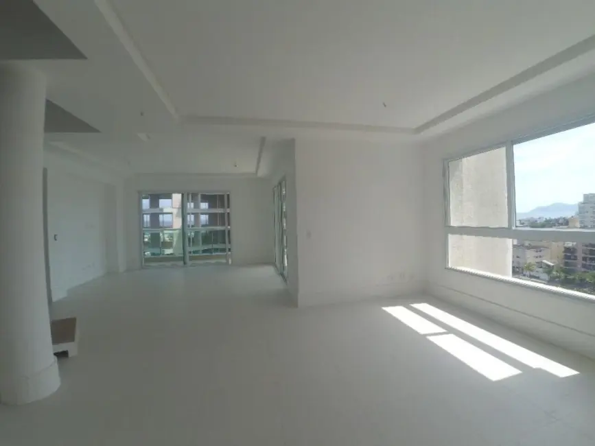Apartamento com 3 quartos à venda, 216m2 em Enseada, Guaruja - SP - imagem 5 Foto 5 de Apartamento com 3 quartos à venda, 216m2 em Enseada, Guaruja - SP