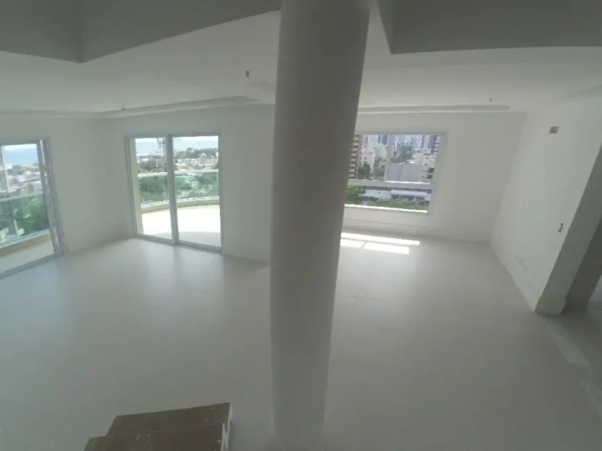 Apartamento com 3 quartos à venda, 216m2 em Enseada, Guaruja - SP - imagem 3 Foto 3 de Apartamento com 3 quartos à venda, 216m2 em Enseada, Guaruja - SP