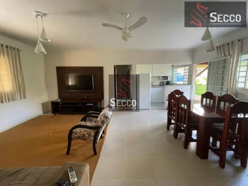 Foto 4 de Chácara com 3 quartos à venda, 900m2 em Park Residencial Convívio, Botucatu - SP