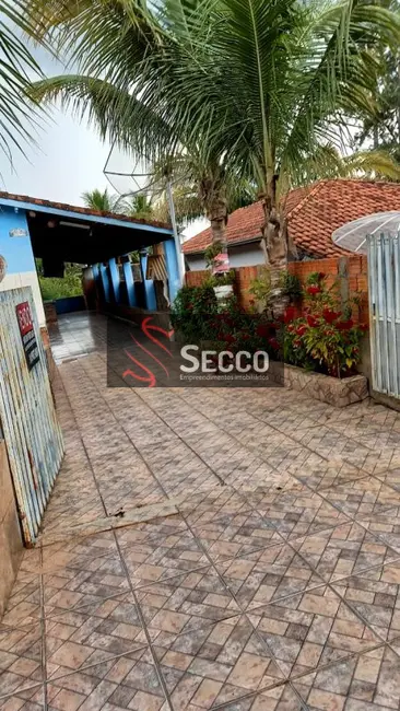 Fazenda / Haras com 2 quartos à venda, 189m2 em Querência do Rio Bonito (Vitoriana), Botucatu - SP - imagem 1 Foto 1 de Fazenda / Haras com 2 quartos à venda, 189m2 em Querência do Rio Bonito (Vitoriana), Botucatu - SP