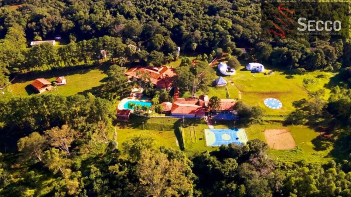 Foto 1 de Fazenda / Haras à venda, 250m2 em Botucatu - SP