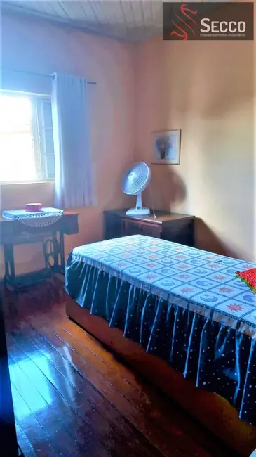 Foto 8 de Casa com 2 quartos à venda, 138m2 em Centro, Botucatu - SP