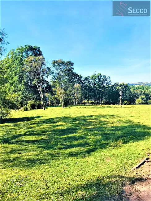 Foto 1 de Fazenda / Haras à venda, 13000m2 em Botucatu - SP