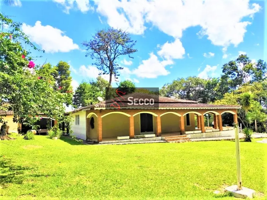 Foto 1 de Fazenda / Haras com 4 quartos à venda, 13000m2 em Bofete - SP