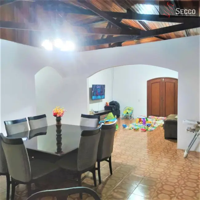 Fazenda / Haras com 4 quartos à venda, 13000m2 em Bofete - SP - imagem 4 Foto 4 de Fazenda / Haras com 4 quartos à venda, 13000m2 em Bofete - SP