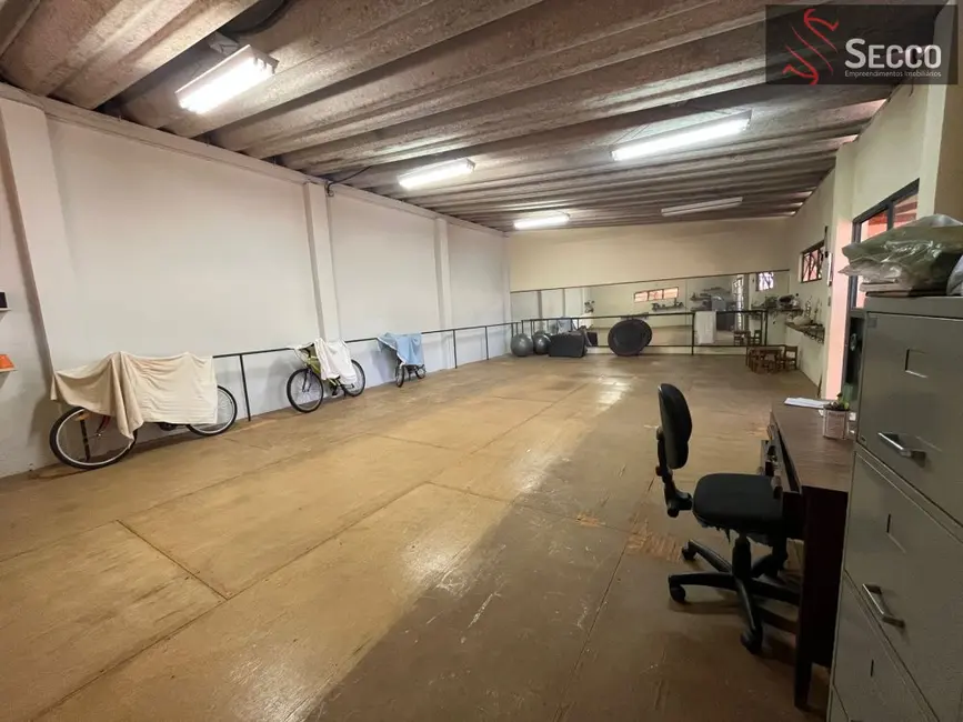 Foto 2 de Sala Comercial à venda, 1050m2 em Centro, Botucatu - SP