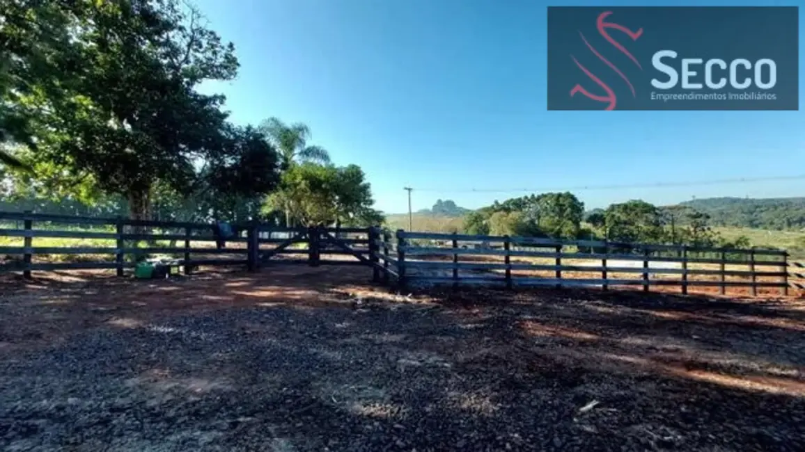 Foto 8 de Chácara à venda, 1050m2 em Botucatu - SP