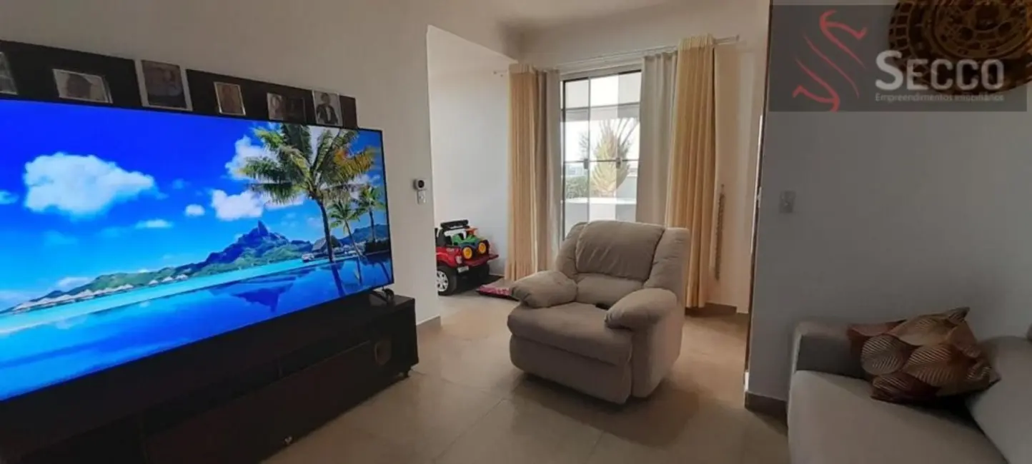 Foto 1 de Sobrado com 3 quartos à venda, 1050m2 em Pardinho - SP