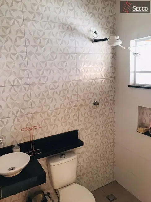 Foto 2 de Casa com 2 quartos à venda, 1050m2 em Botucatu - SP