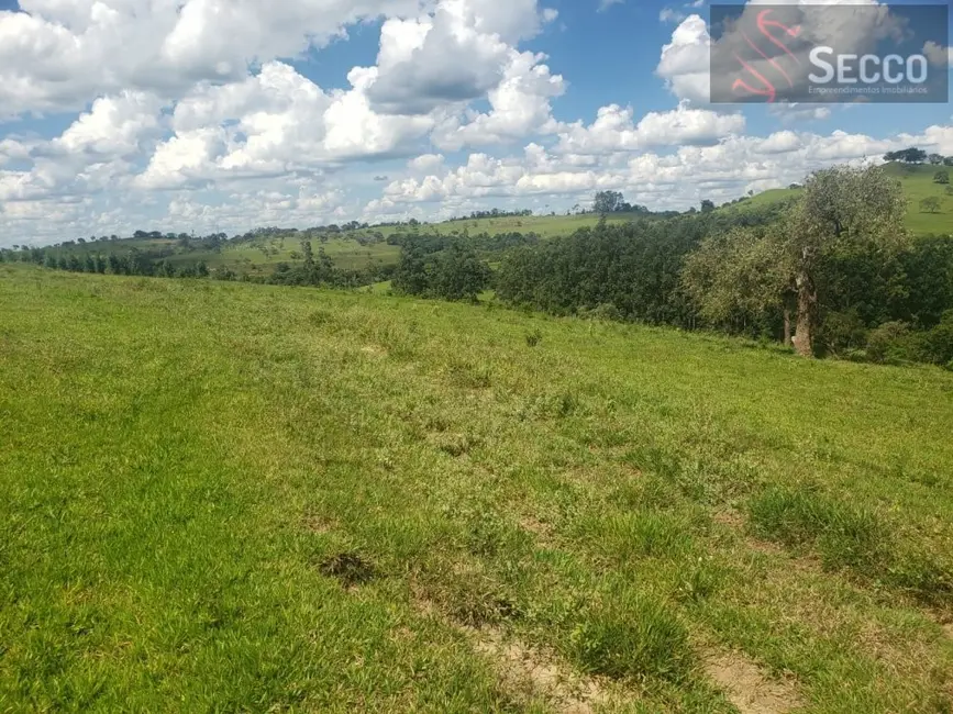 Foto 1 de Fazenda / Haras à venda, 1050m2 em Botucatu - SP