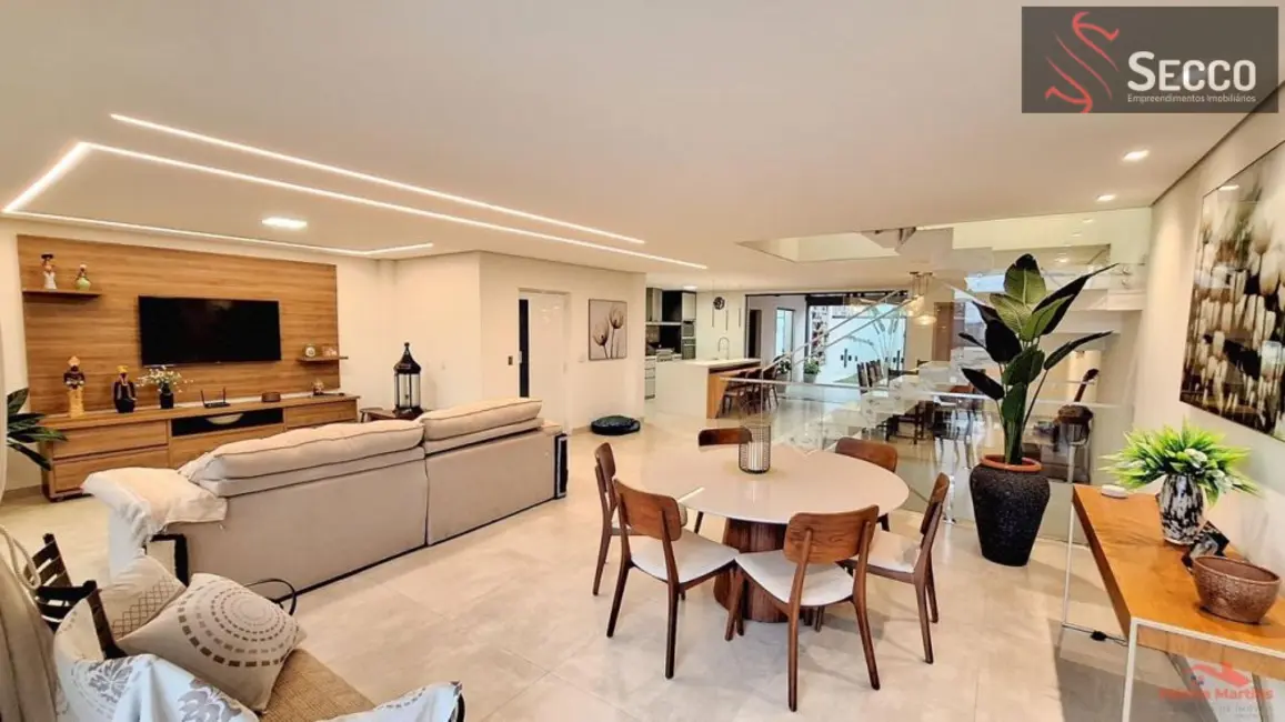 Foto 1 de Casa de Condomínio à venda, 1050m2 em Botucatu - SP