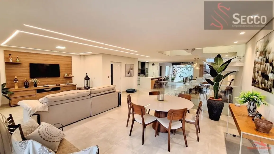 Foto 1 de Casa de Condomínio à venda, 1050m2 em Botucatu - SP