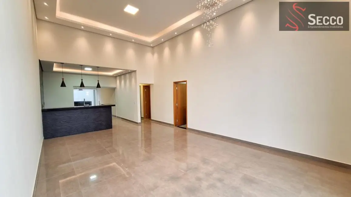 Foto 1 de Casa de Condomínio à venda, 1050m2 em Botucatu - SP