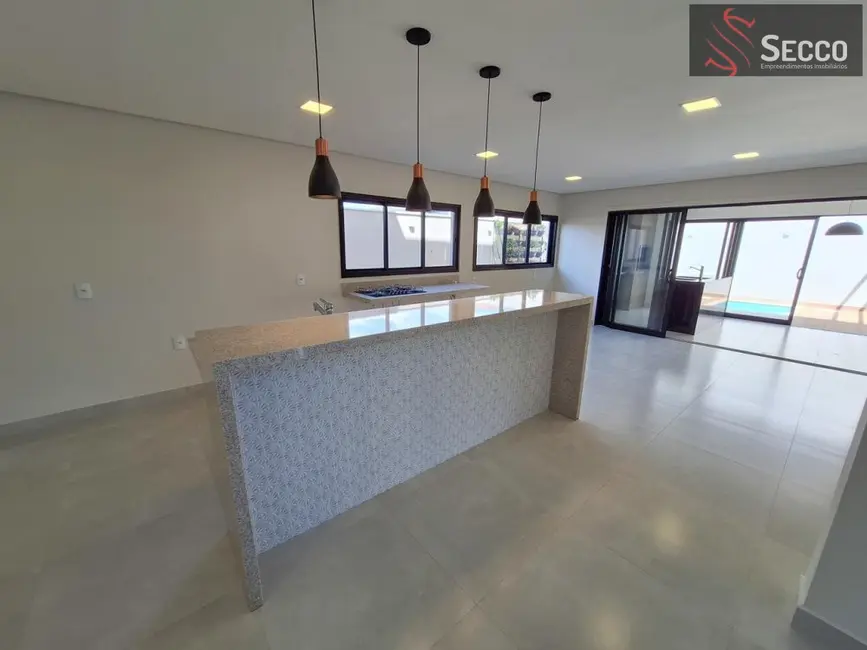 Foto 3 de Casa de Condomínio à venda, 1050m2 em Botucatu - SP