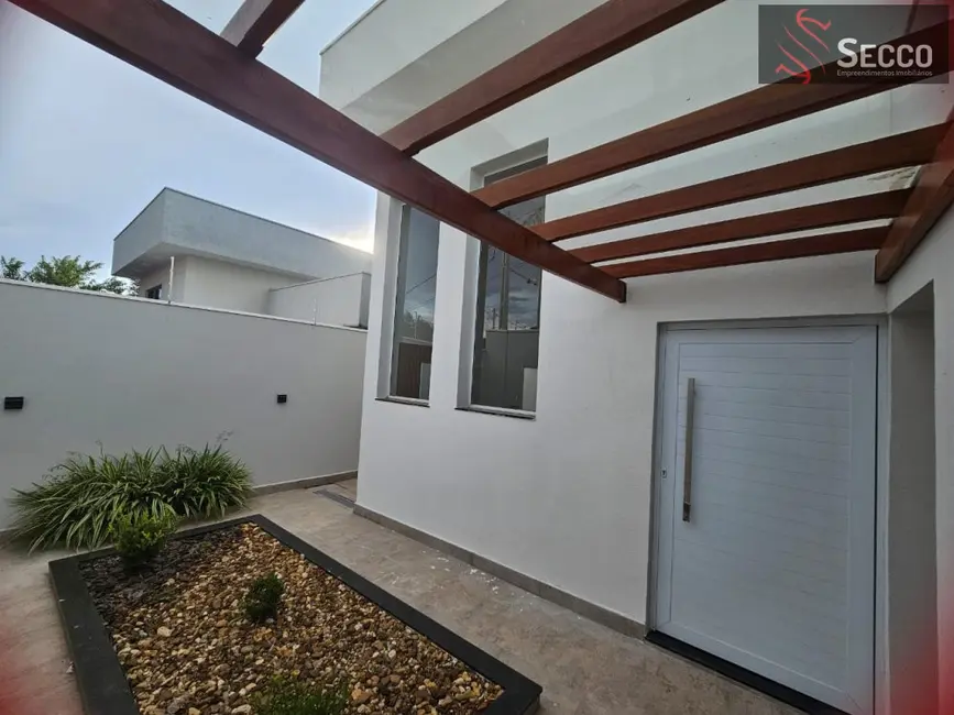 Foto 1 de Casa com 3 quartos à venda, 1050m2 em Villas Paraíso, Botucatu - SP