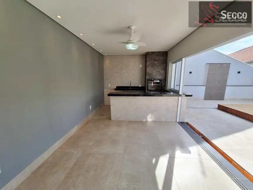 Foto 8 de Casa com 3 quartos à venda, 1050m2 em Villas Paraíso, Botucatu - SP