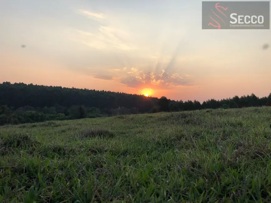 Foto 1 de Chácara à venda, 1050m2 em Botucatu - SP