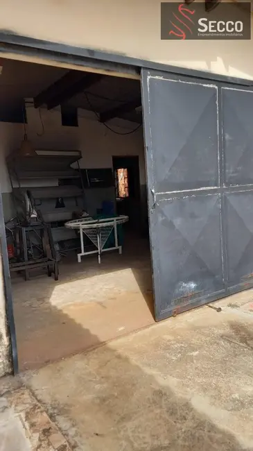 Foto 4 de Sala Comercial à venda, 1050m2 em Jardim Peabiru, Botucatu - SP