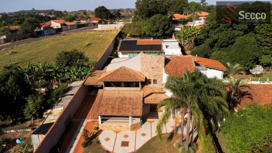 Foto 2 de Chácara com 4 quartos à venda, 1050m2 em Parque dos Pinheiros, Botucatu - SP