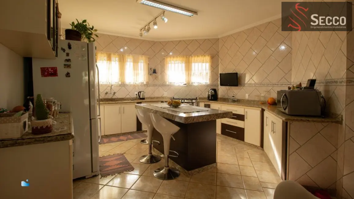 Foto 6 de Chácara com 4 quartos à venda, 1050m2 em Parque dos Pinheiros, Botucatu - SP