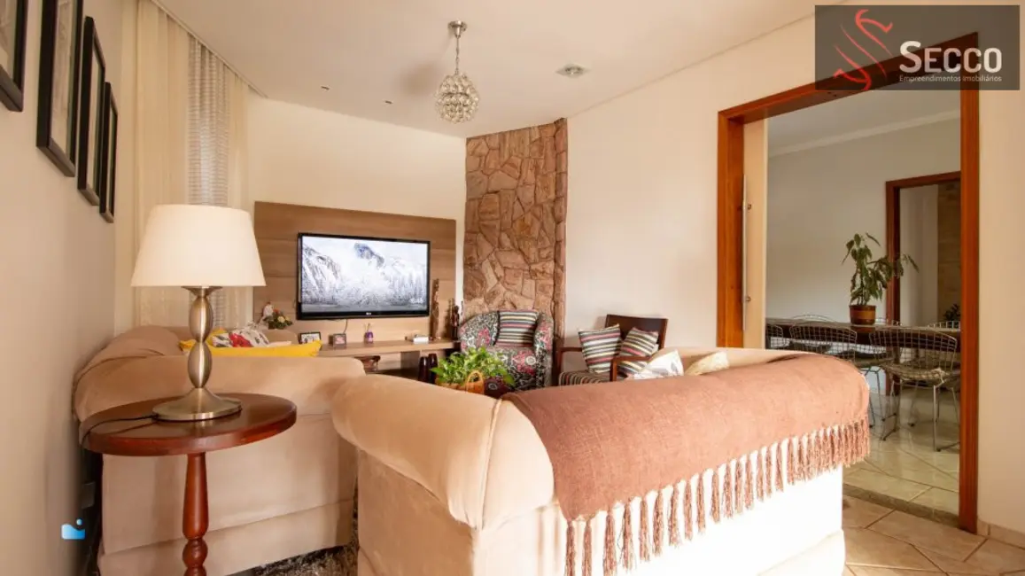 Foto 3 de Chácara com 4 quartos à venda, 1050m2 em Parque dos Pinheiros, Botucatu - SP