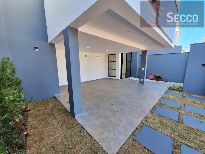 Foto 2 de Casa com 3 quartos à venda, 1050m2 em Jardim Itália, Botucatu - SP