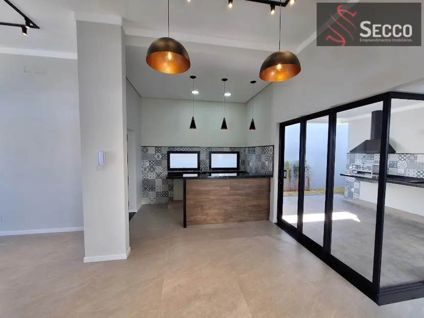 Foto 2 de Casa com 3 quartos à venda, 1050m2 em Jardim Itália, Botucatu - SP