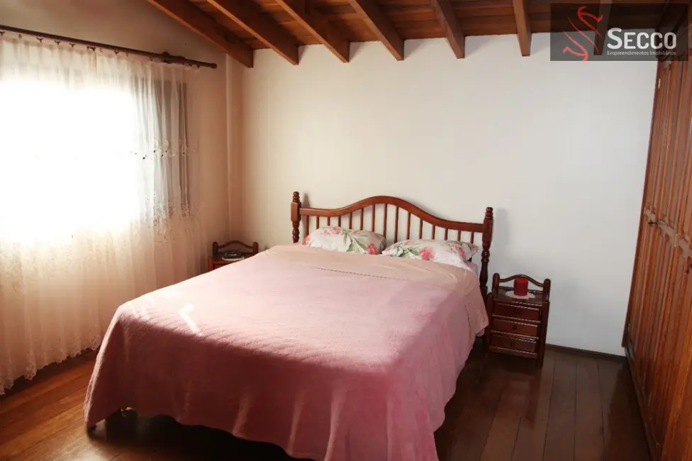 Foto 6 de Sobrado com 3 quartos à venda, 1050m2 em Vila São Lúcio, Botucatu - SP