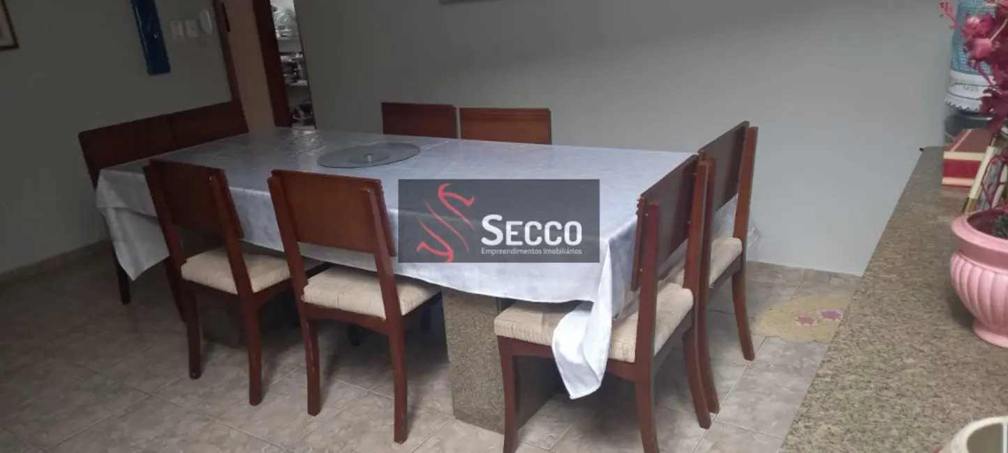 Foto 5 de Casa para alugar, 1050m2 em Vila Carmelo, Botucatu - SP