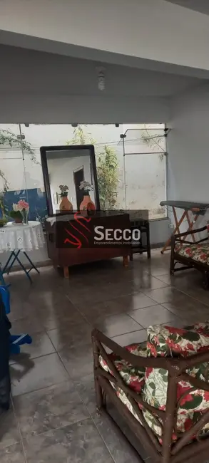 Foto 4 de Casa para alugar, 1050m2 em Vila Carmelo, Botucatu - SP